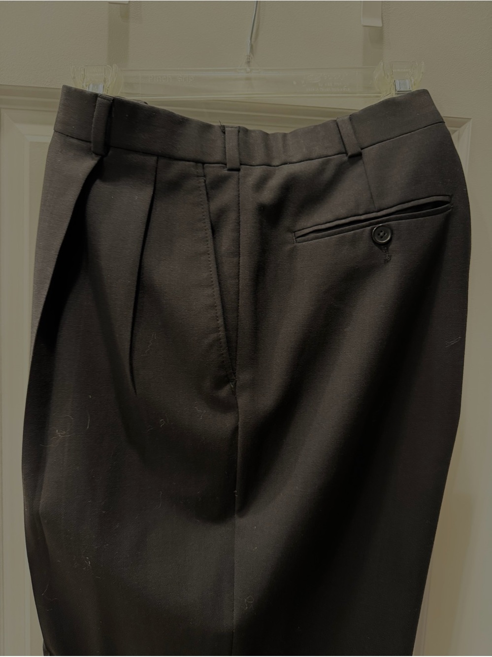 Brooks Brothers Men’s 97% Wool Black Pleated-Front cuffed hem Men's Dress Pants